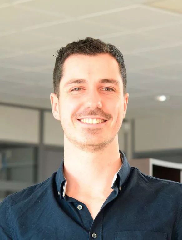 Dr Franck Bezu